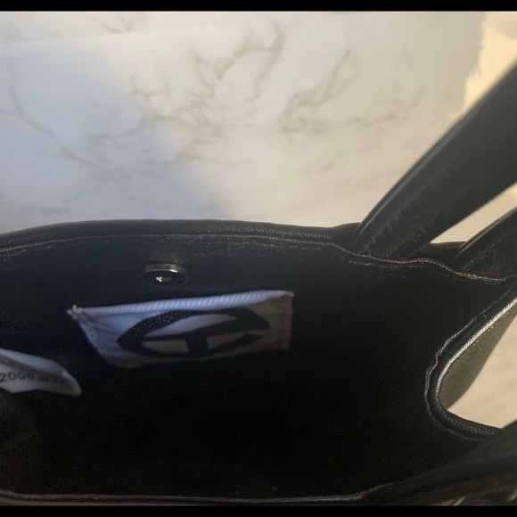 Small black Telfar bag - Picture 2 of 2